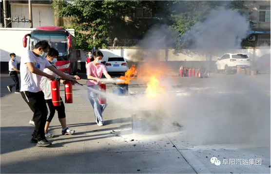 阜阳客运开展反恐消防应急救援演练